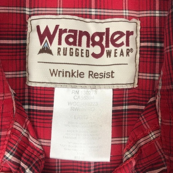 Wrangler Rugged Wear Shirt Size L Wrinkle Resist Long Sleeve Red Plaid - Picture 3 of 10